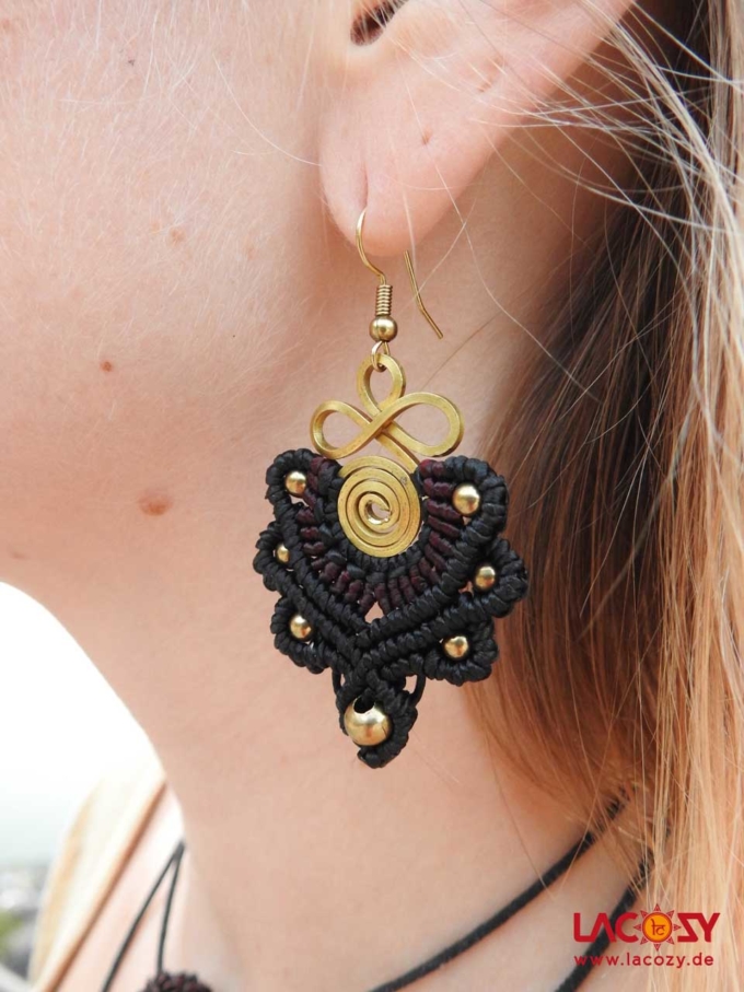 Makrame Ohrringe CHANDI  Schwarz | Gold – Bild 2