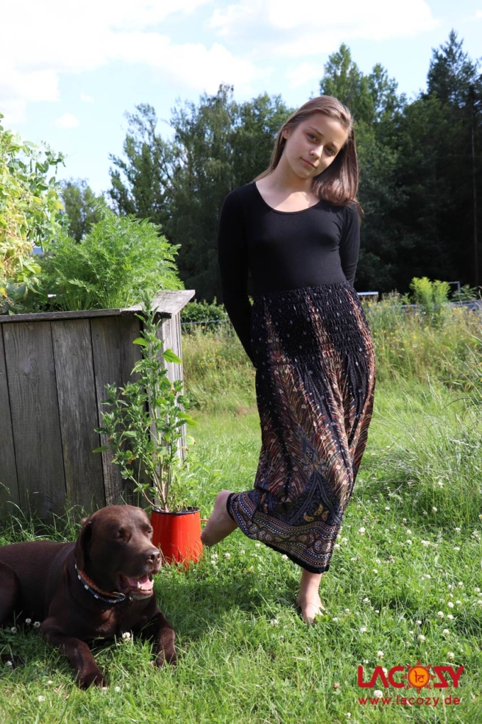 Sommerkleid und Rock mit Federmotiv Schwarz | Gold – Bild 2