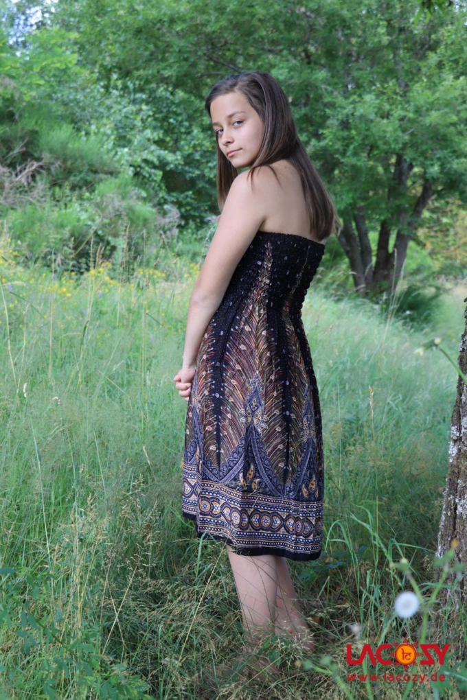 Sommerkleid und Rock mit Federmotiv Schwarz | Gold – Bild 4