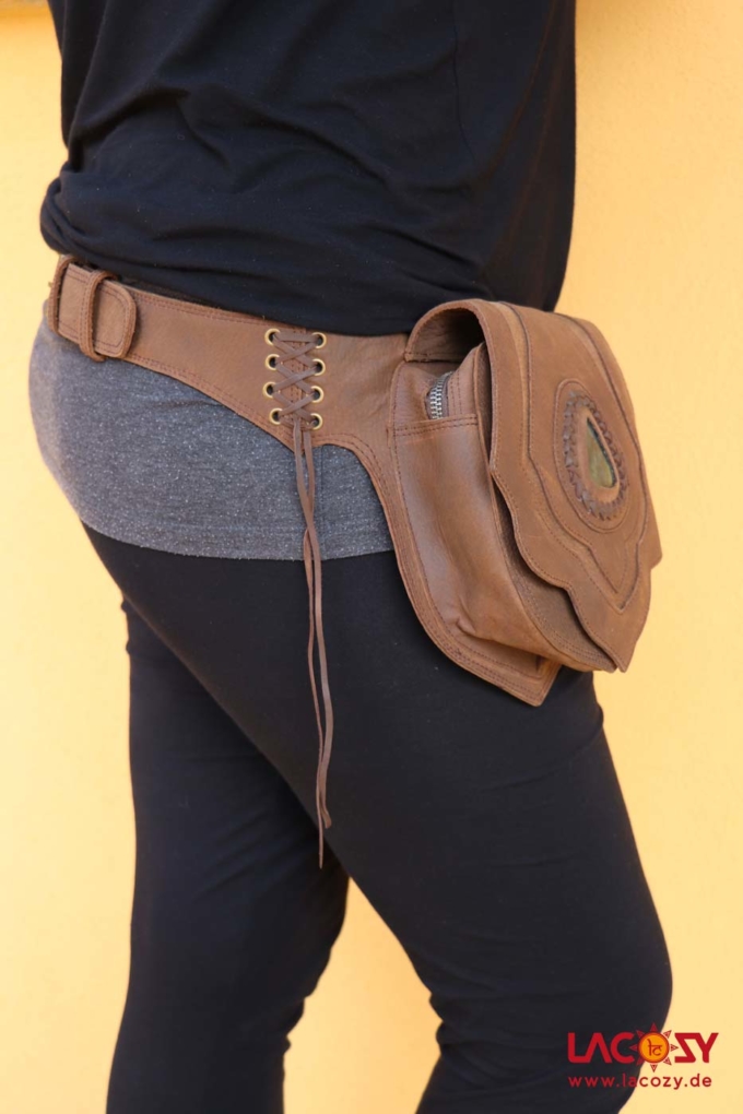 Hüfttasche SHAYA aus Leder mit Labradorit Unisex Braun | Gold – Bild 3