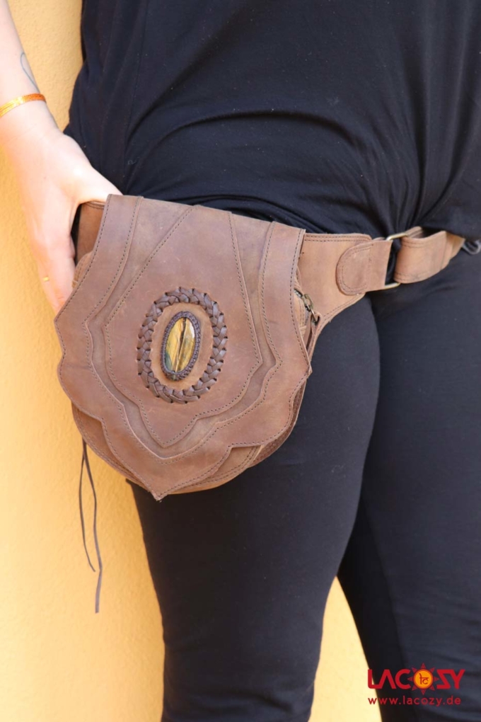 Hüfttasche SHAYA aus Leder mit Tigerauge Unisex Braun | Gold