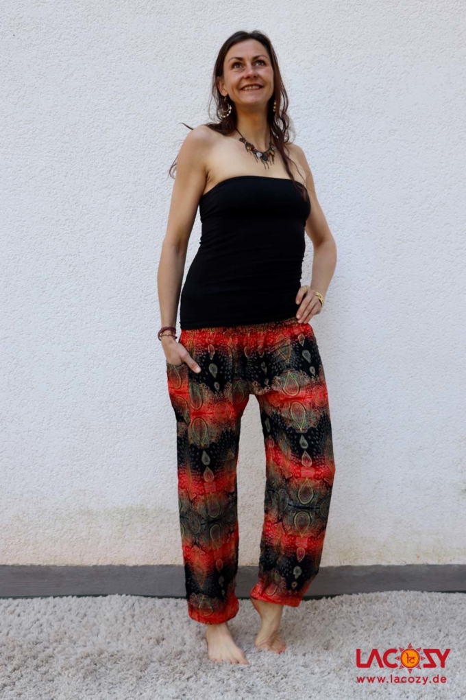 Bequeme Pumphose mit Paisleymuster Rot | Schwarz