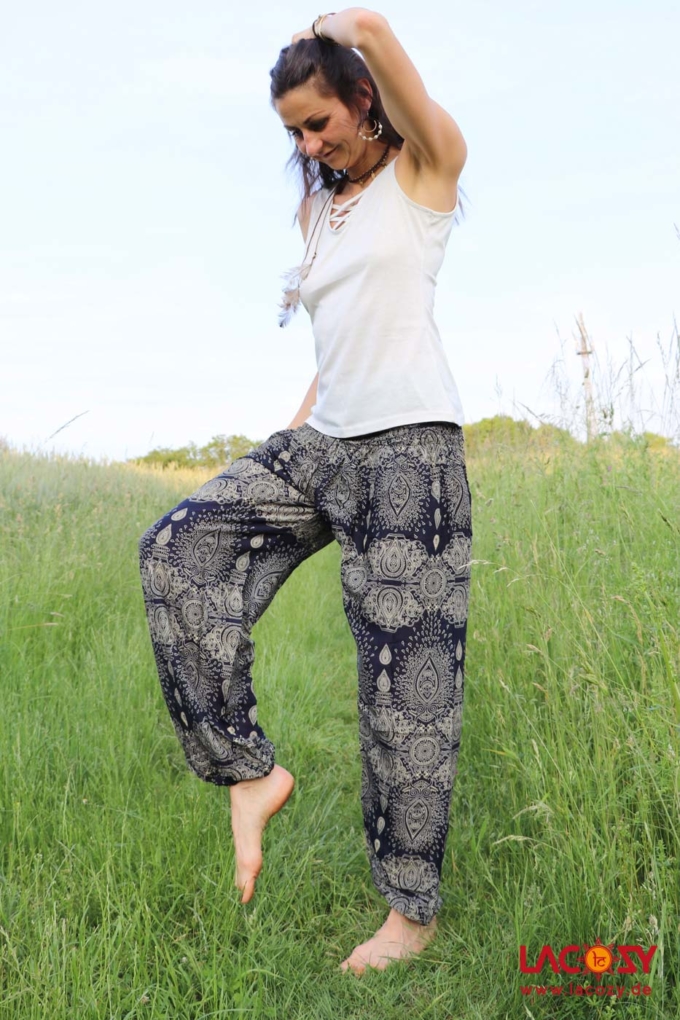 Luftige Pumphose mit Paisley Muster / Dunkelblau – Bild 3