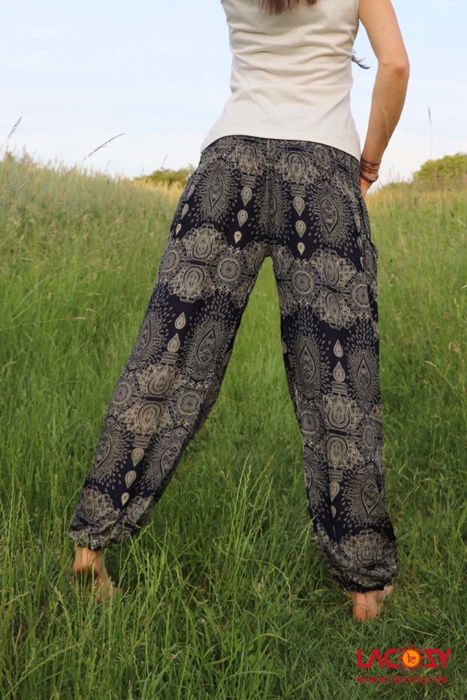Luftige Pumphose mit Paisley Muster / Dunkelblau – Bild 4