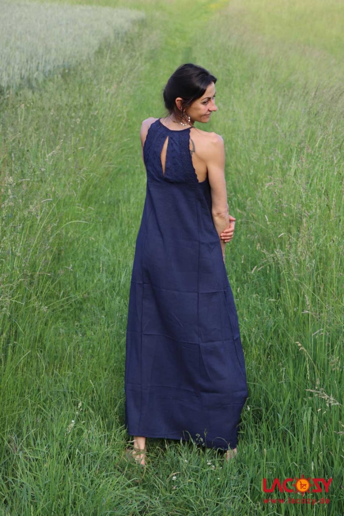 Langes Kleid ROYAI mit Blumenborte Gr. S/M Dunkelblau – Bild 4