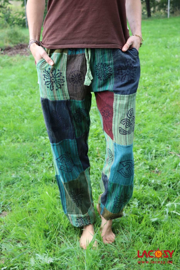Freizeithose KAYLAH im Patchwork Design mit Blockdruck Grün | Petrol