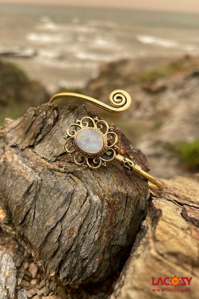 Mondstein Armreif LANI | Gold