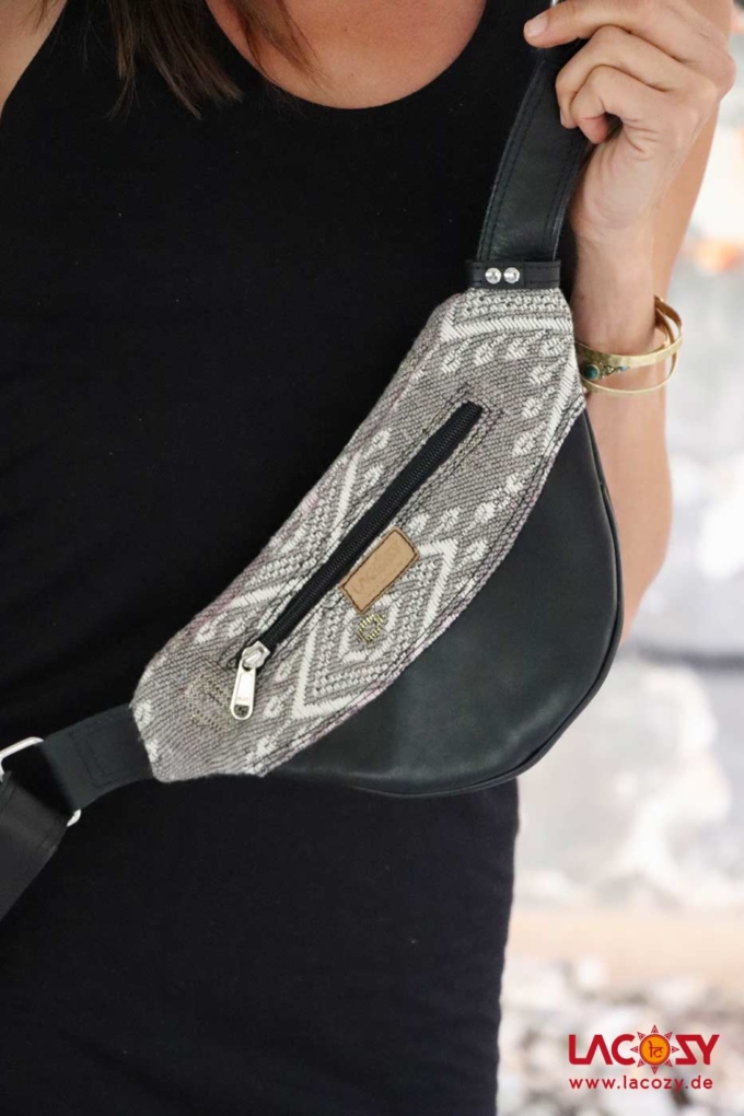Weiche Leder Bauchtasche LIDA Unisex Schwarz | Silber – Bild 7
