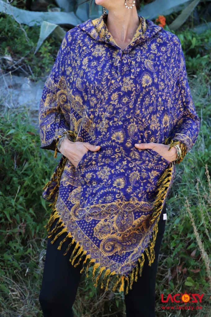 Kuschliger Poncho mit Zipfelkapuze BLAU – Bild 3