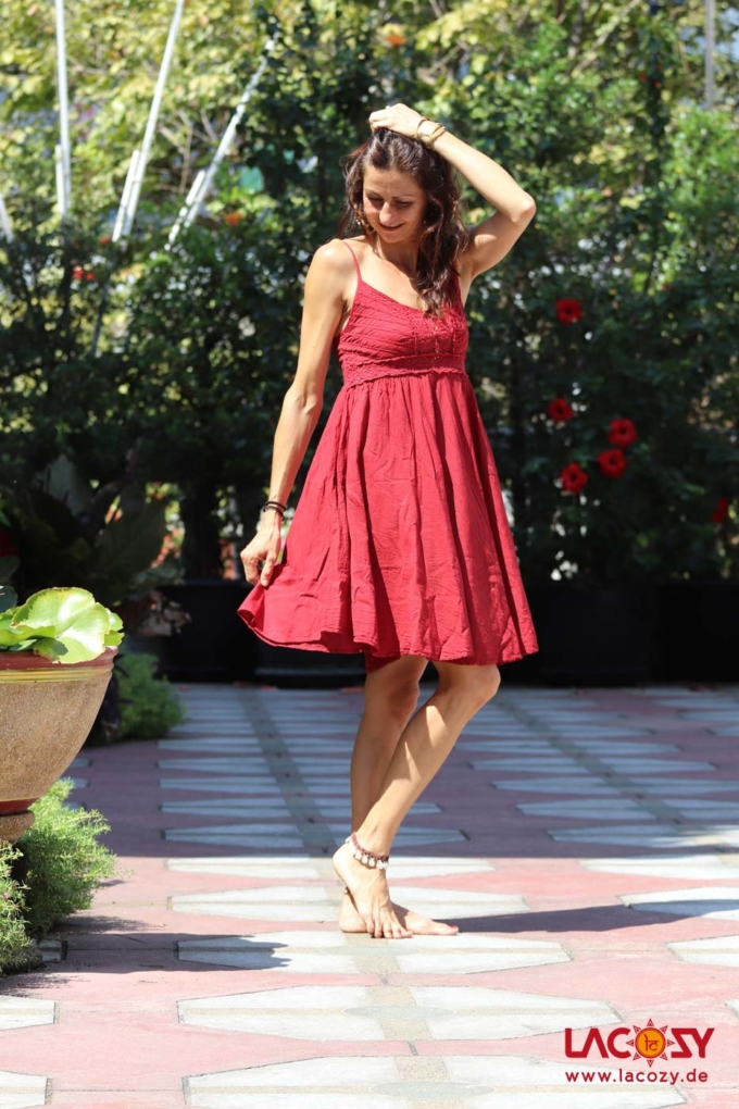 Kurzes NISHALA Kleidchen ROT – Bild 2