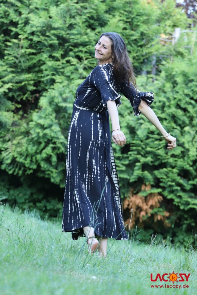 Langes Kimono Wickel Kleid im BATIK DESIGN – Bild 5