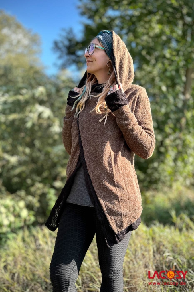 Strickjacke NIMA mit Schalkapuze | Braun - Schwarz