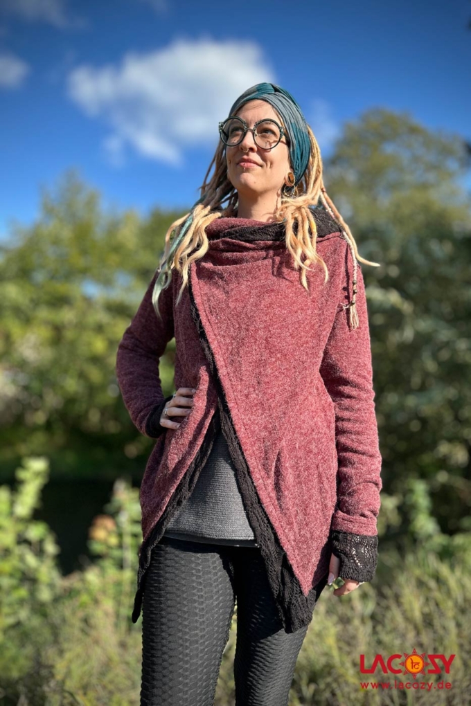 Strickjacke NIMA mit Schalkapuze | Bordeaux - Schwarz – Bild 2