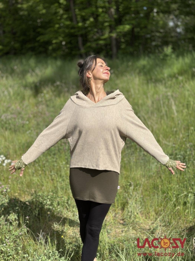 Lässiger Hoodie AYRI mit Lebensblume Print | CREME