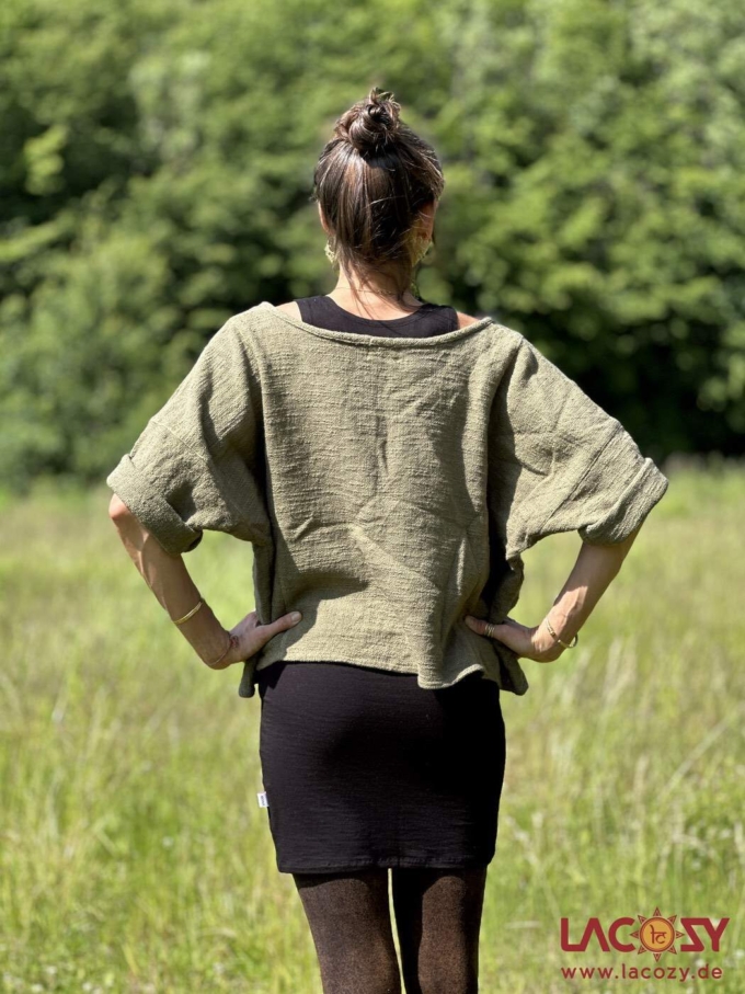 Weites Cropped Shirt ENNI aus Baumwolle | Olivgrün – Bild 2