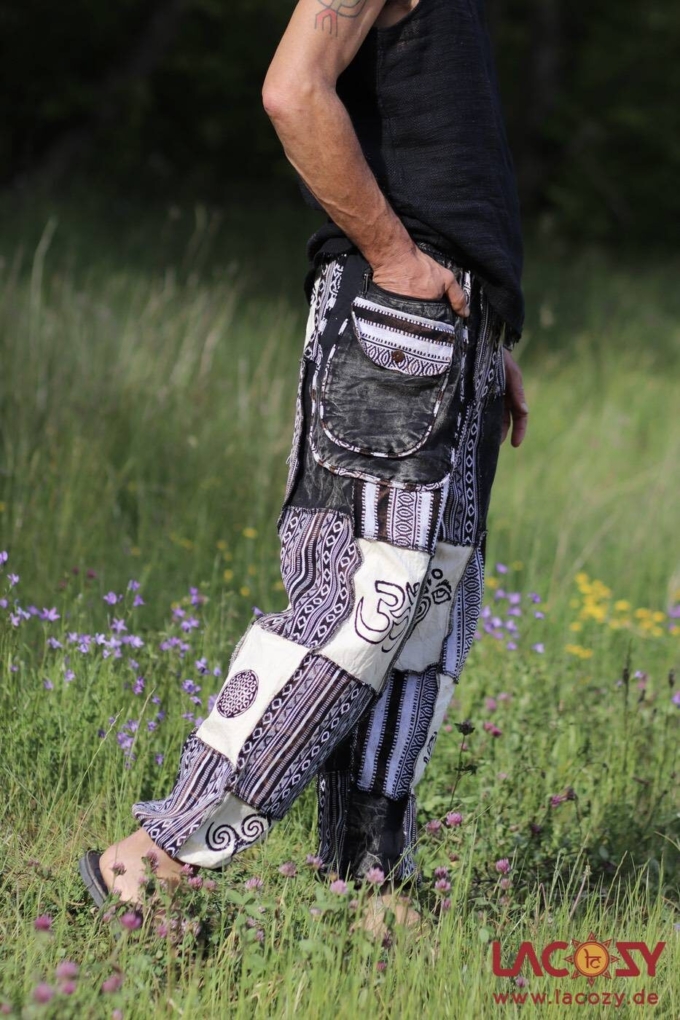 AYANI Patchwork Goahose mit Gürteltasche | Schwarz-Weiß – Bild 2