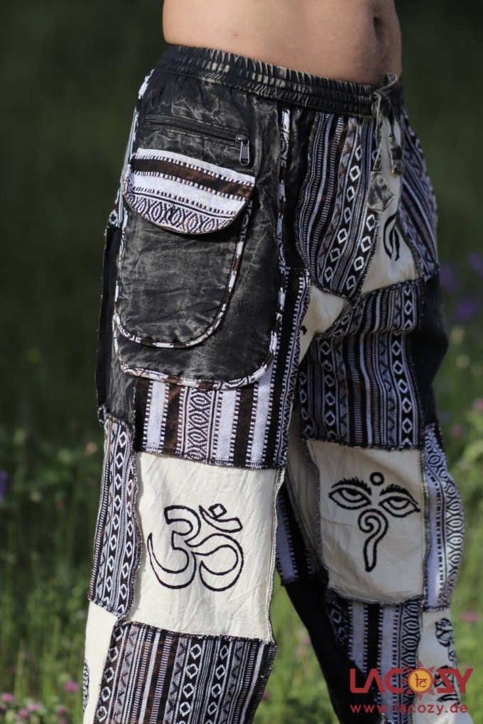 AYANI Patchwork Goahose mit Gürteltasche | Schwarz-Weiß – Bild 4